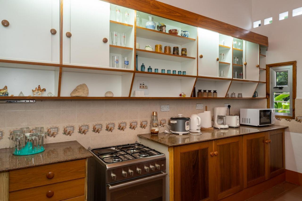Janes' Serenity Guesthouse Anse a La Mouche Екстериор снимка