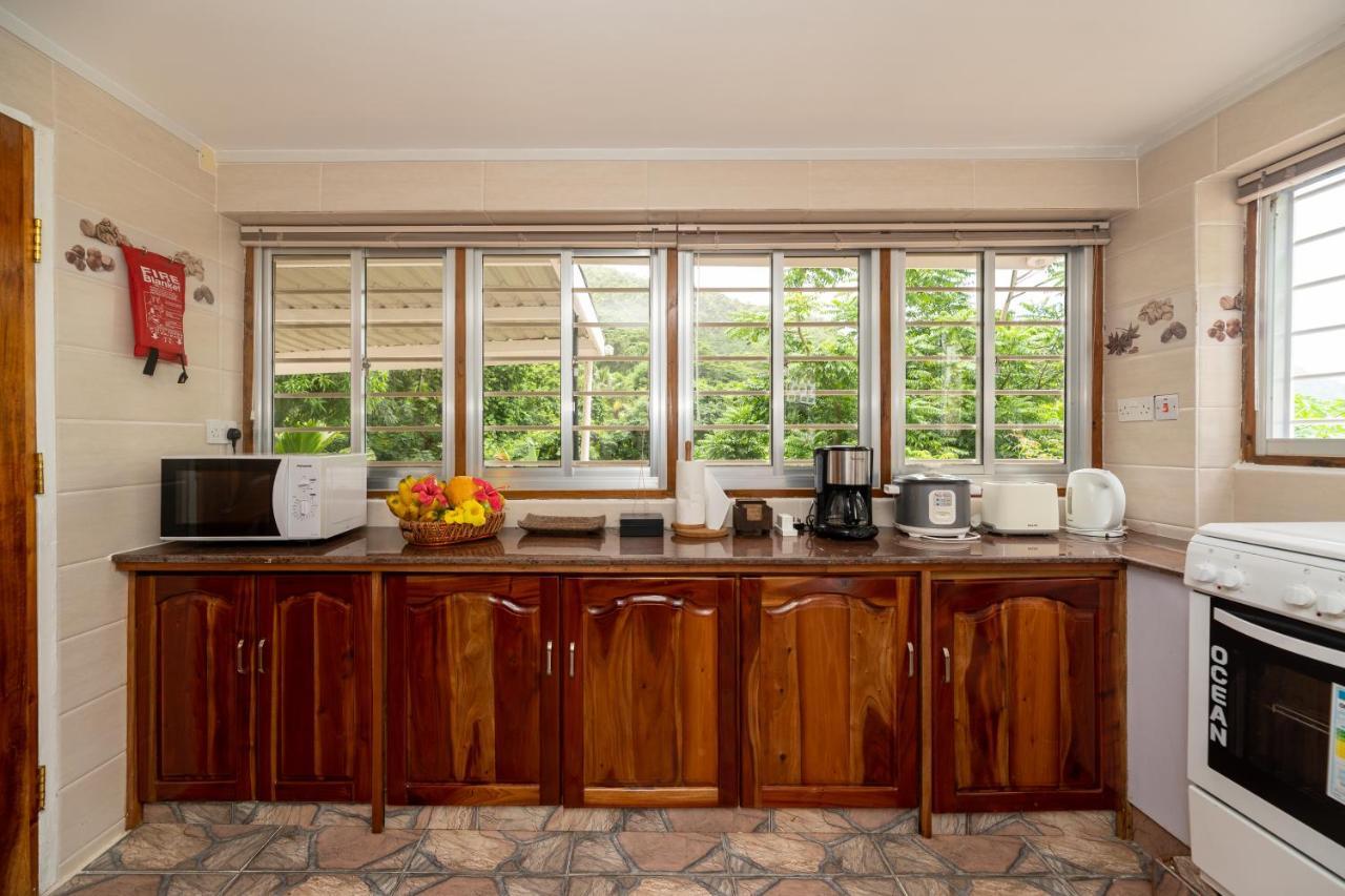 Janes' Serenity Guesthouse Anse a La Mouche Екстериор снимка