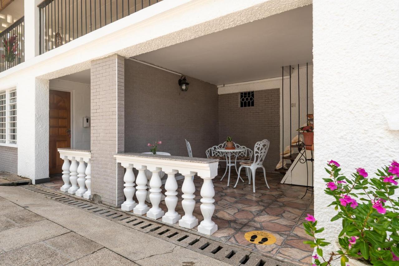 Janes' Serenity Guesthouse Anse a La Mouche Екстериор снимка