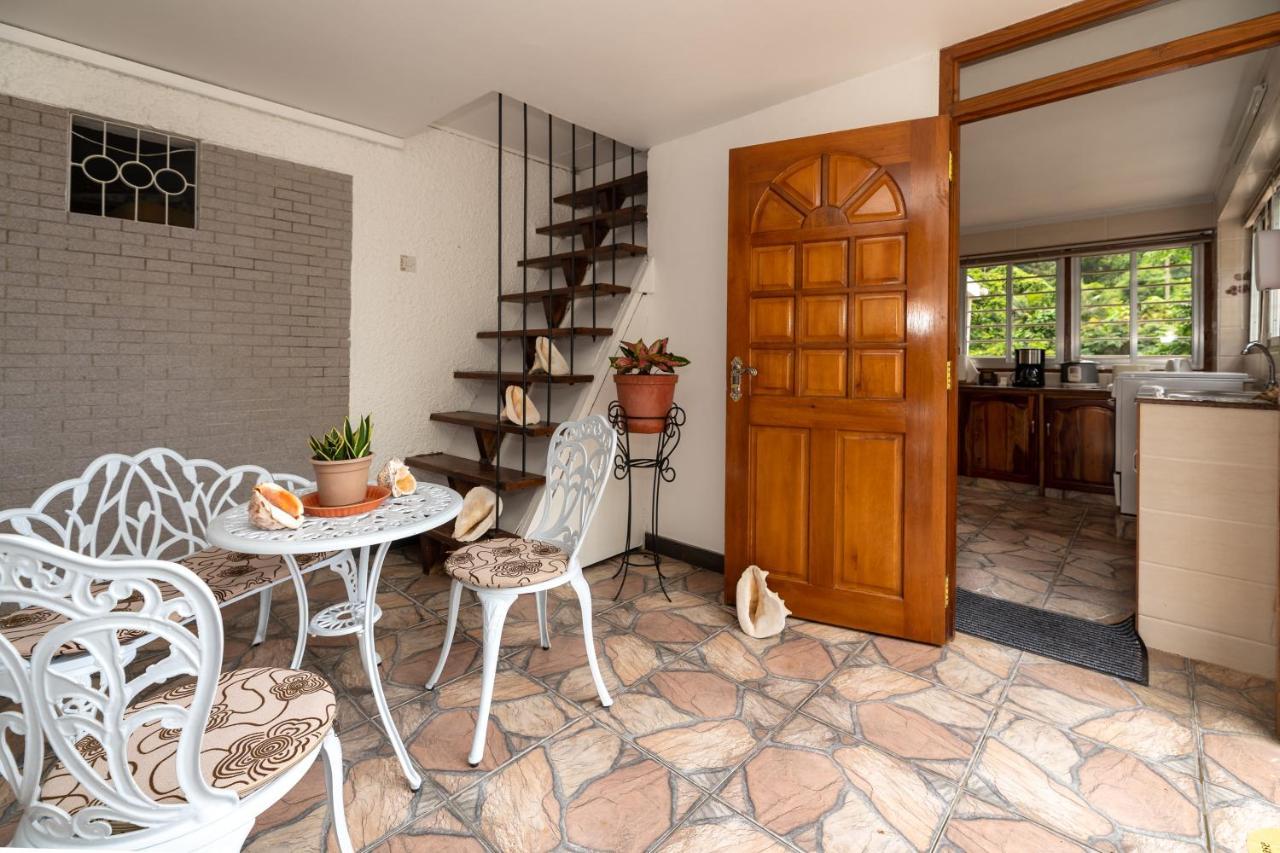 Janes' Serenity Guesthouse Anse a La Mouche Екстериор снимка