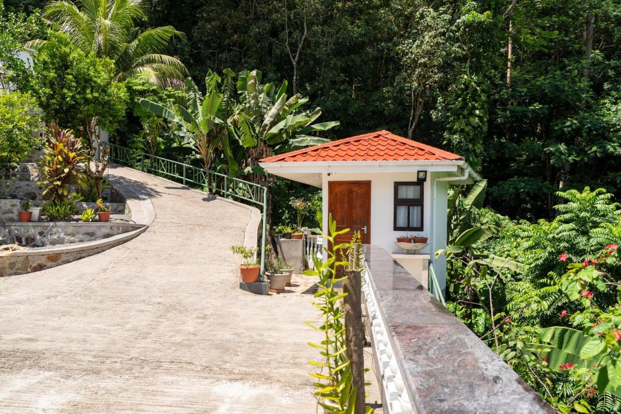 Janes' Serenity Guesthouse Anse a La Mouche Екстериор снимка