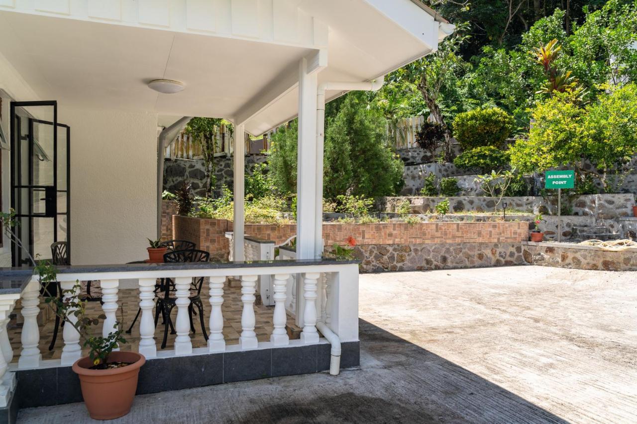 Janes' Serenity Guesthouse Anse a La Mouche Екстериор снимка